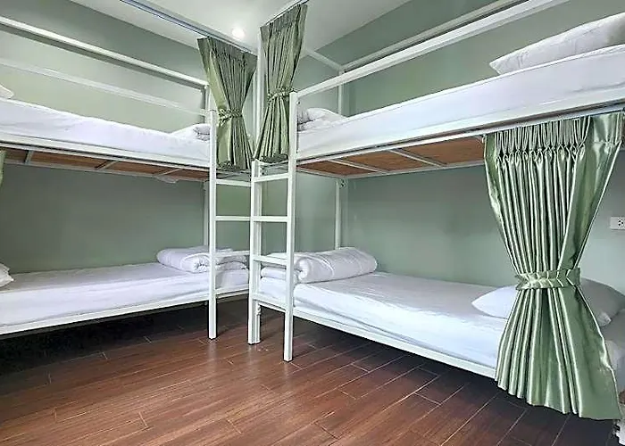 Baanpin Hotell 2*