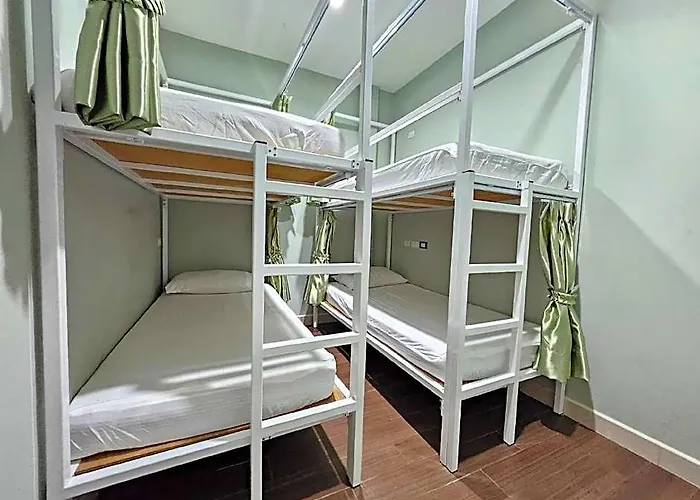 Baanpin Hotel 2*